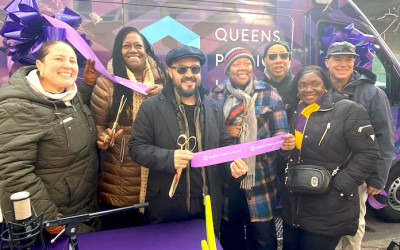 Biblioteca de Queens inaugura unidad móvil