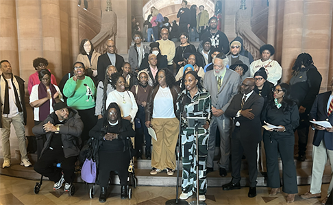 Líderes religiosos por reducción del seguro de autos