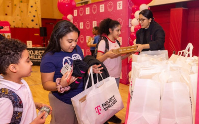 T-Mobile conecta a millones de estudiantes con Internet gratis