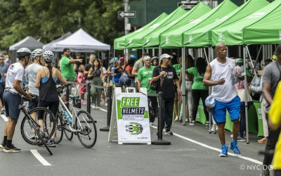 NYC reparte gratis cascos y luces de bicicletas esta primavera