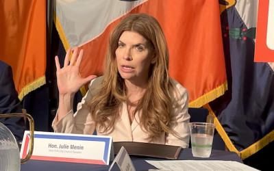 Concejal Julie Menin: ‘habrá plan para la Avenida Roosevelt’