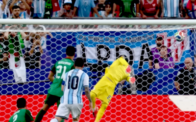 Messi hace historia con 3 goles